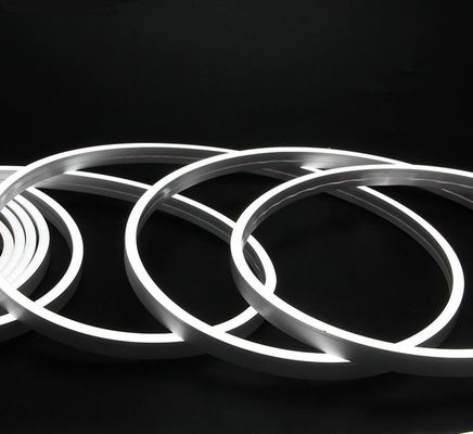 Flexibles geführtes Neonsilikon-Streifen DC 12V 24V 6 x 12mm wasserdichte Leuchtreklame im Freien