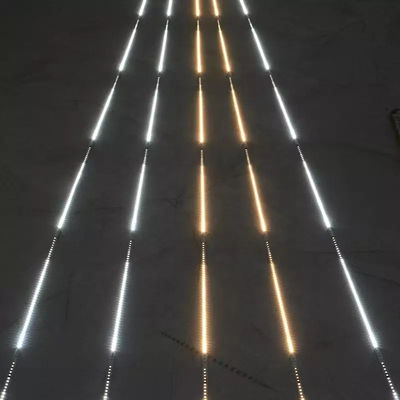 Der Streifenblinklichter 24V LED führten weiße jagende Streifen des flexiblen fließenden Wassers des Pferderennens smd2835 helles