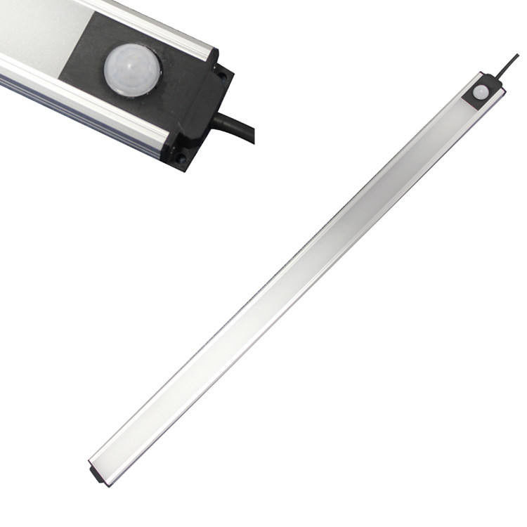 Bewegungs-Sensor-geführtes Licht-Kabinett-Innenraum-batteriebetriebenes geführtes Streifen-Solarlicht 24V 120LM